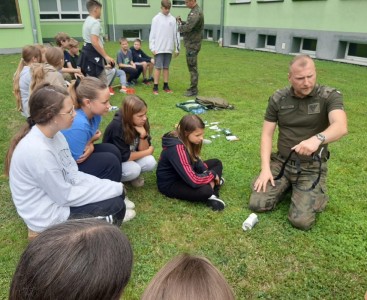 Edukacja z wojskiem - powiększ