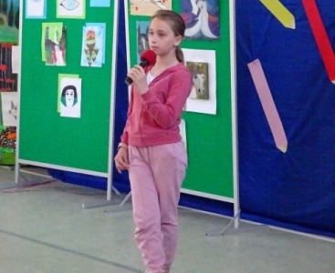 Oliwka śpiewa - powiększ