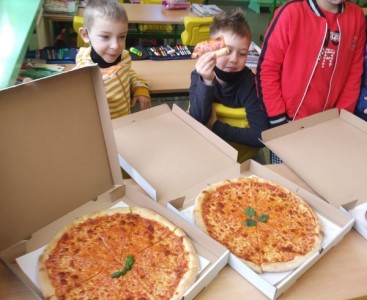 Dzień Pizzy w kl. 1a - powiększ