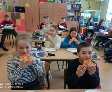 Dzień Pizzy w kl. 3a - powiększ
