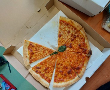 Pizza z pizzerii Pizza Dobra Opcja - powiększ