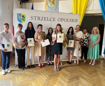 Wyróżnieni uczniowie w ratuszu - powiększ