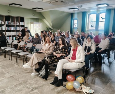 Wernisaż wystawy prac i rękodzieła „Kolorowy Świat” - powiększ