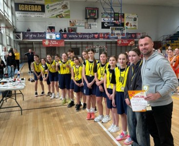 Nasze Koszykarki Vice Mistrzyniami Województwa Opolskiego - powiększ