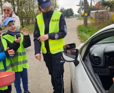 Pomagamy policji  - powiększ