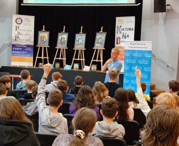 Światowy Dzień Książki i Praw Autorskich - powiększ