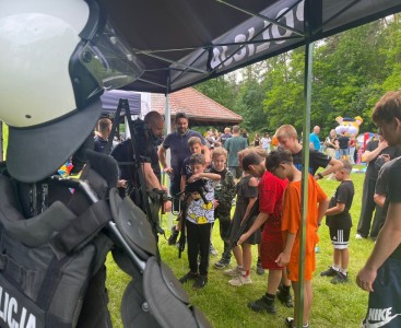 Poznajemy pracę policjanta - powiększ